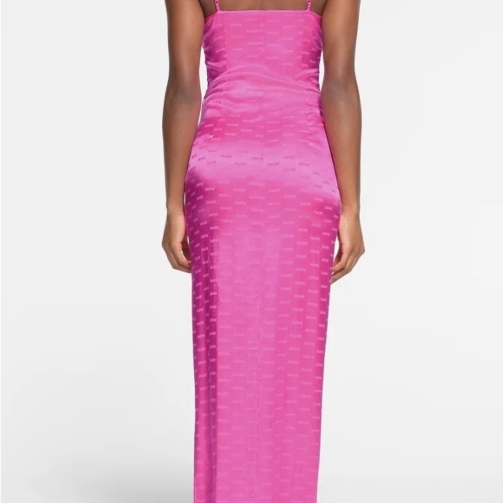 SKIMS Jacquard Lace Long Slip Dress - NWT - Hot Pink - XS - Picture 3 of 8